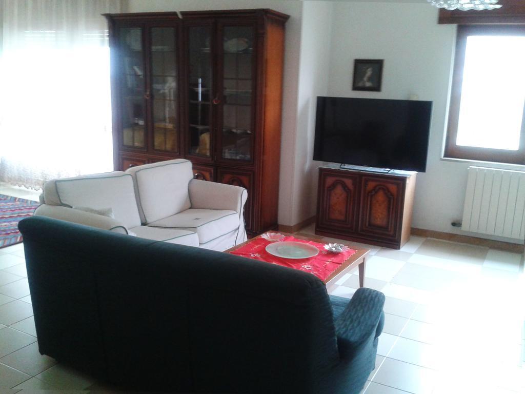 Appartamento In Villa Virginia Fino A 10 Ospiti موندراغوني الغرفة الصورة